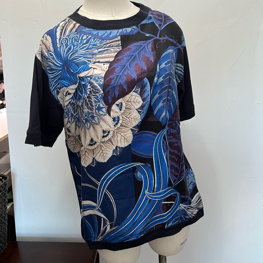 Ferragamo silk/cotton top size large. Perfect for summer.